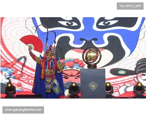 李明携子亮相世俱杯!高颜值父子同框引热议 李明携子亮相世俱杯!高颜值父子同框引热议